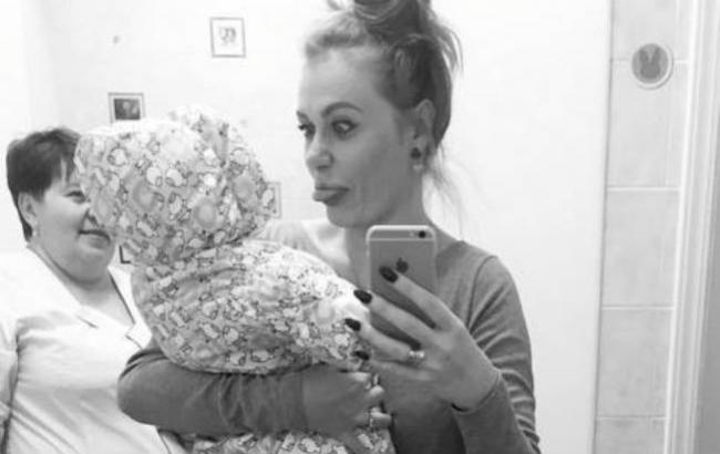 Слава из "НеАнгелов" показала фото до и после родов