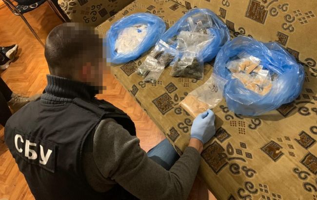СБУ блокувала діяльність банди, яка продавала наркотики у 15 областях