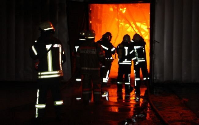 В Харькове ночью вспыхнул пожар около центрального рынка. Гремели взрывы