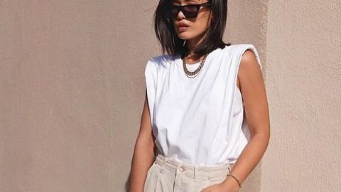 Назад в 90-е: стилист рассказала, как носить один из главных трендов лета 2020