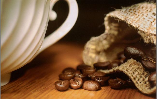 4 чашки кофе спасают от рака горла