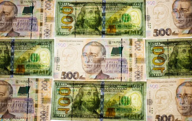 Міжбанк закрився курсом долара вище 28 гривень