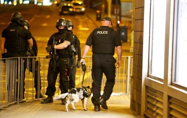 Теракт в Манчестері: поліція розшукує можливого виробника бомб
