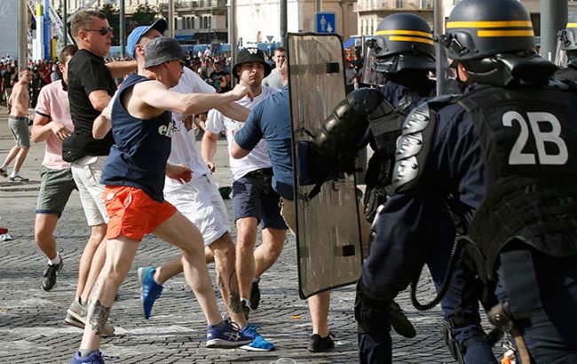 УЄФА може оштрафувати РФ на 50 тис. євро за поведінку вболівальників у Марселі