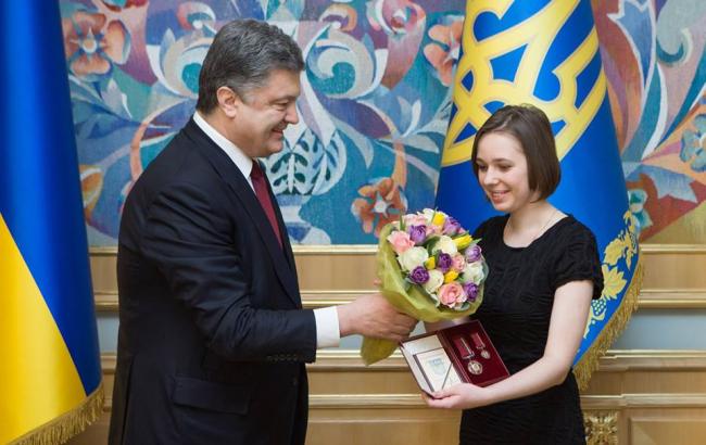 Порошенко наградил шахматистку Музычук орденом "За заслуги"