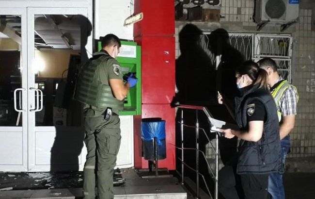У Подільському районі Києва підірвали банкомат, поліція відкрила справу