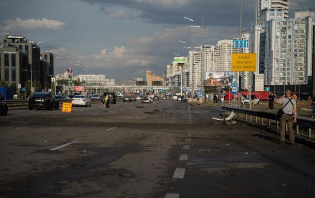 В Киеве вспыхнул пожар в результате дроновой атаки: первые детали