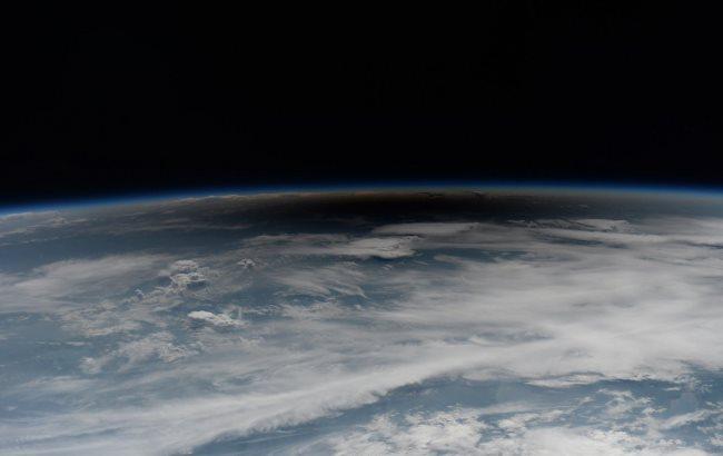 Затемнення Сонця показали з борту МКС