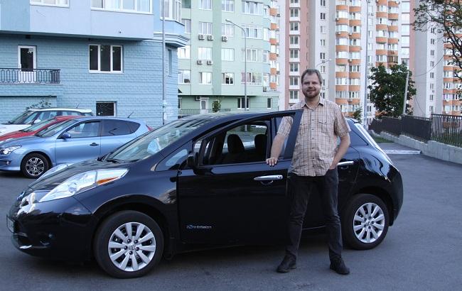 Владелец электромобиля Дмитрий: "За год можно сэкономить около 35-40 тыс. грн"