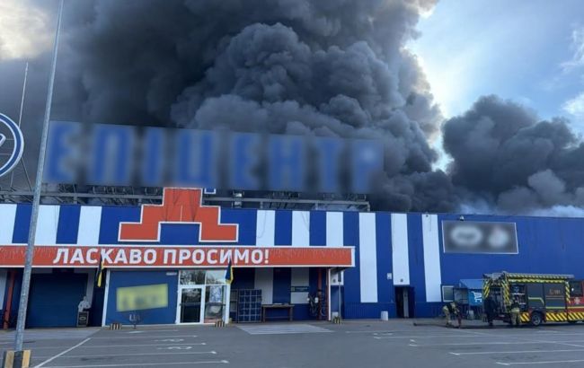РФ вдарила по "Епіцентру" в Прилуках на Чернігівщині