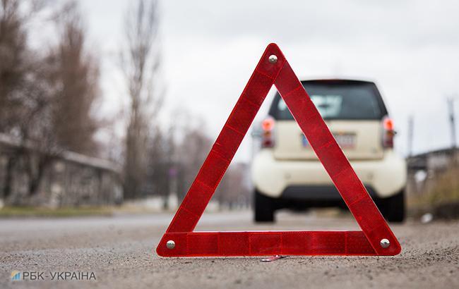 У Миколаївській області вантажівка Нацгвардії врізалася в зупинку