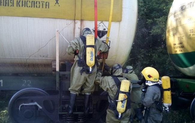 У Запоріжжі на залізничній станції стався витік хлористоводневої кислоти