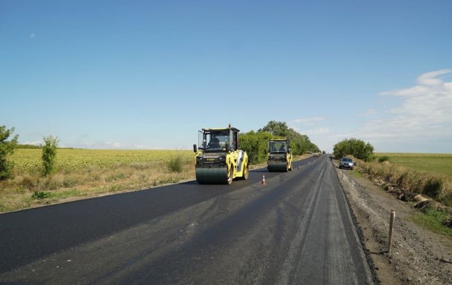 В Днепропетровской области продолжается дорожно-строительный ремонт