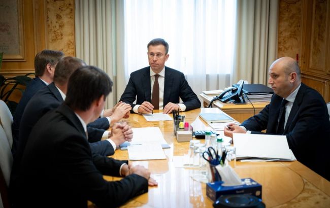 У Чернівцях школярам на обід дали сиру морквину, Кабмін анонсував перевірки по Україні