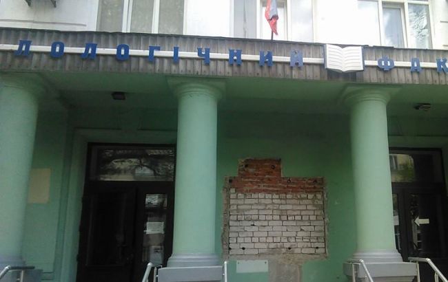 У Донецьку з будівлі ДонНУ демонтовано барельєф Стуса