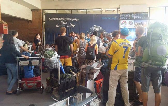 Самолет с украинскими гражданами вернется из Непала в Украину завтра