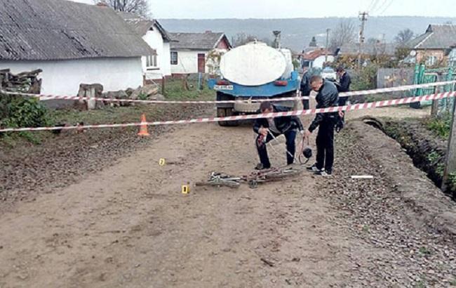 У Тернопільській області під колесами молоковоза загинула 10-річна дитина