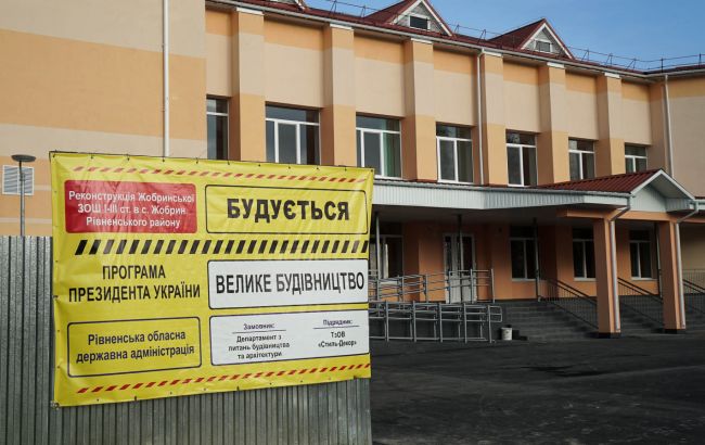 В Ровно продолжается реконструкция приемного отделения областной больницы