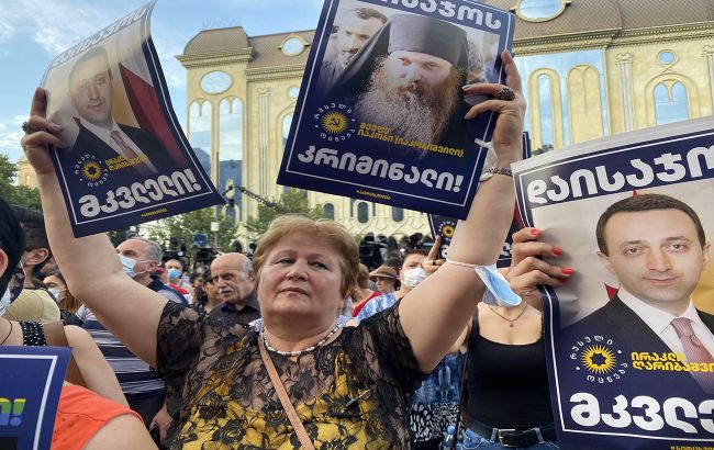 Вимагають відставки прем'єра: у Тбілісі знову протестують ЗМІ