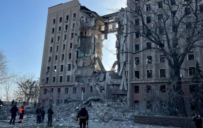 З'явилося фото зруйнованої Миколаївської ОДА