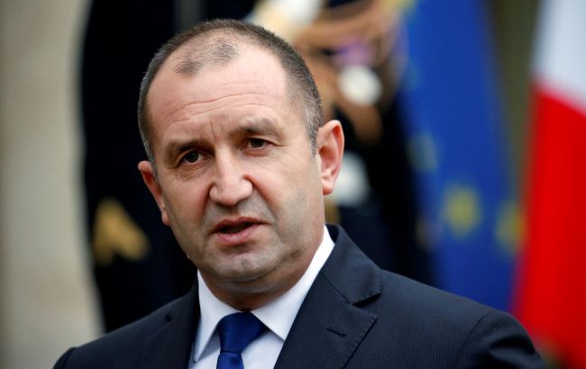 Президент Болгарії виступив проти поставок зброї для України