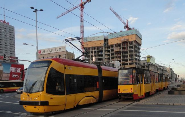 У Польщі під трамвай потрапила 11-річна українка. Лікарі борються за її життя