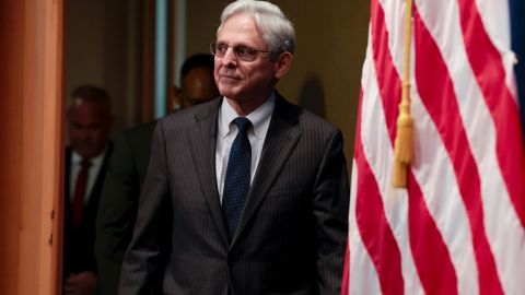 Генпрокурор США сегодня посетит Украину