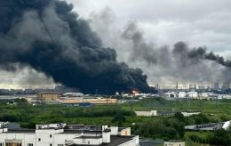 Пошкоджено "серце" нафтопереробного заводу в Москві: що відомо