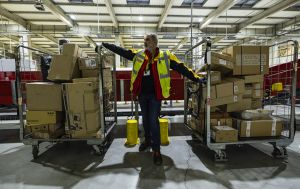 Податок на посилки: кому скасують пільги та скільки доведеться платити