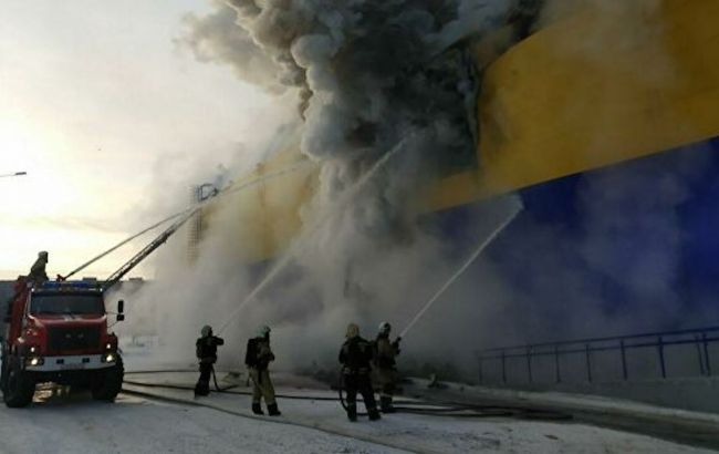У Росії масштабна пожежа. Горить гіпермаркет