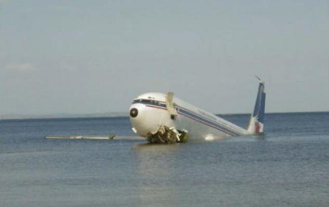 Катастрофа российского Ту-154: водолазы за сутки обнаружили около 40 обломков самолета