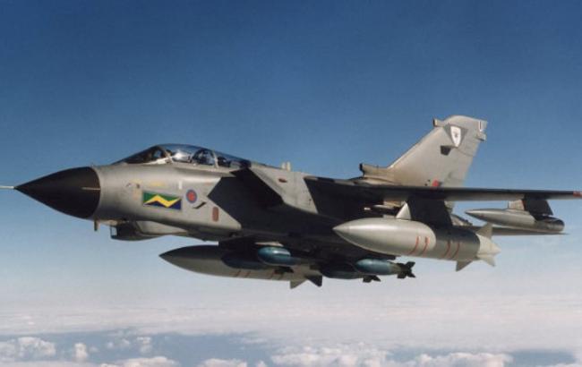 Истребитель ВВС Британии при посадке на Кипре потерял две ракеты