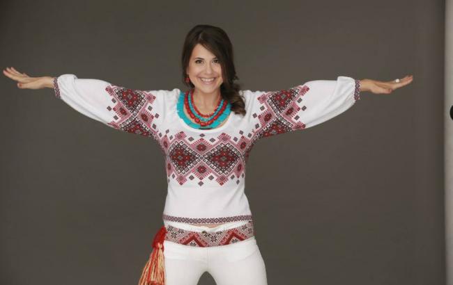 "Хотите быть неповторимыми - оденьте вышиванку": украинская ведущая показала свой гардероб