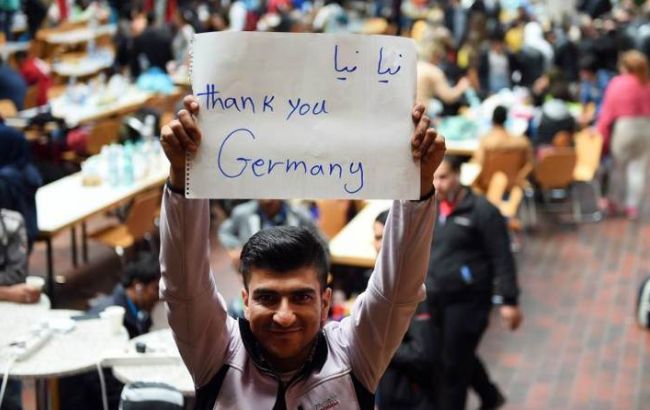 Опитування: 40% нащадків мігрантів у Німеччині виступають за скорочення числа біженців