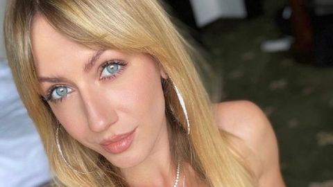 Леся Никитюк блеснула аппетитными формами и стройными ножками в экстремальном мини