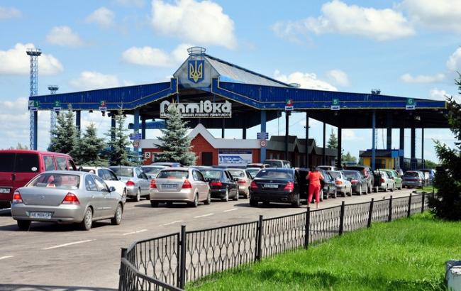 При прохождении таможенного контроля украинец напал на пограничников