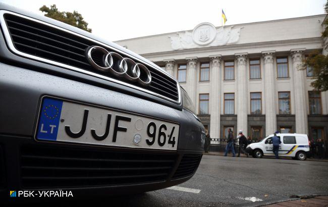 В Украине возникли проблемы с растаможкой "евроблях" из трех стран: названа причина