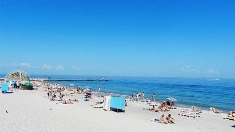 На курорті Кирилівка сталась трагедія, але відпочиваючі продовжували засмагати