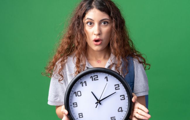 5 знаків Зодіаку, які не чули про пунктуальність: хто серед них