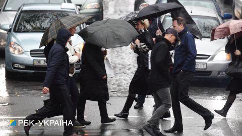 На Україну насувається різке похолодання і зливи: названа дата