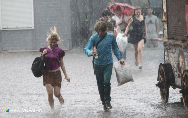 Жара в Украине ослабится, везде будут дожди: прогноз погоды на выходные