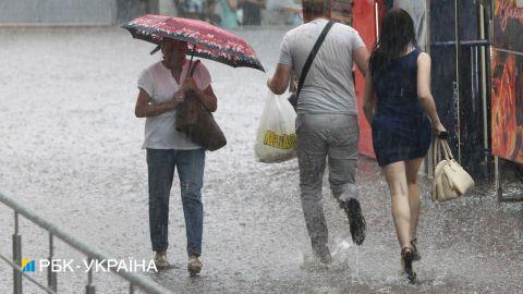 Грозы, град и шквалы: в каких областях объявлено штормовое предупреждение