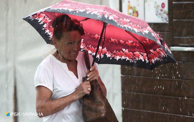 Дощі з грозами очікуються на більшій частині України: прогноз погоди на вихідні