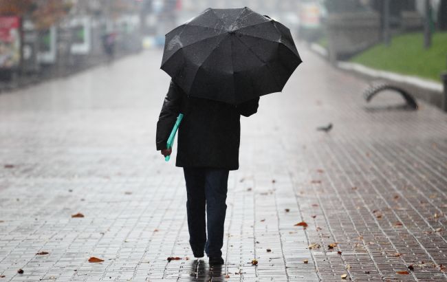 Нічні заморозки та дощ: якою буде погода завтра