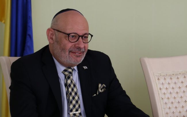 Посольство Ізраїля вважає антисемітизмом інцидент з ханукією в Києві