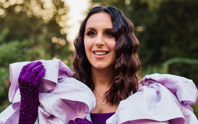 Як дві краплі води: Джамала показала рідкісні фото зі старшою сестрою