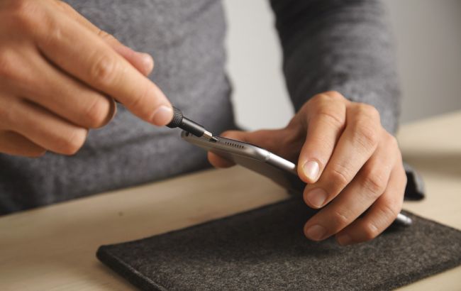 Будет как новый. Что можно и чего не нужно делать при очистке iPhone от грязи и пыли