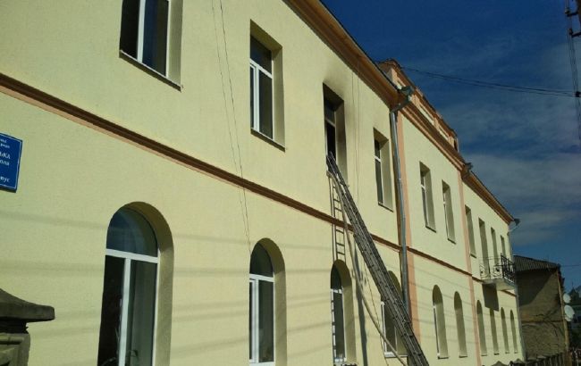 Во Львовской области произошел пожар в интернате, учеников эвакуировали