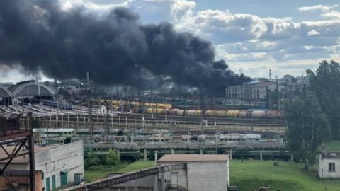 Во Львове горит локомотивное депо возле вокзала