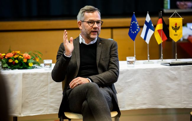 Глава зарубежного комитета Бундестага: Европа должна обеспечивать Украину всем для победы